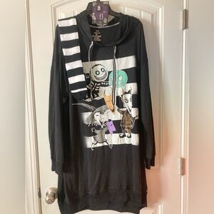 Disney Women’s Nightmare Before Christmas lounger with long socks